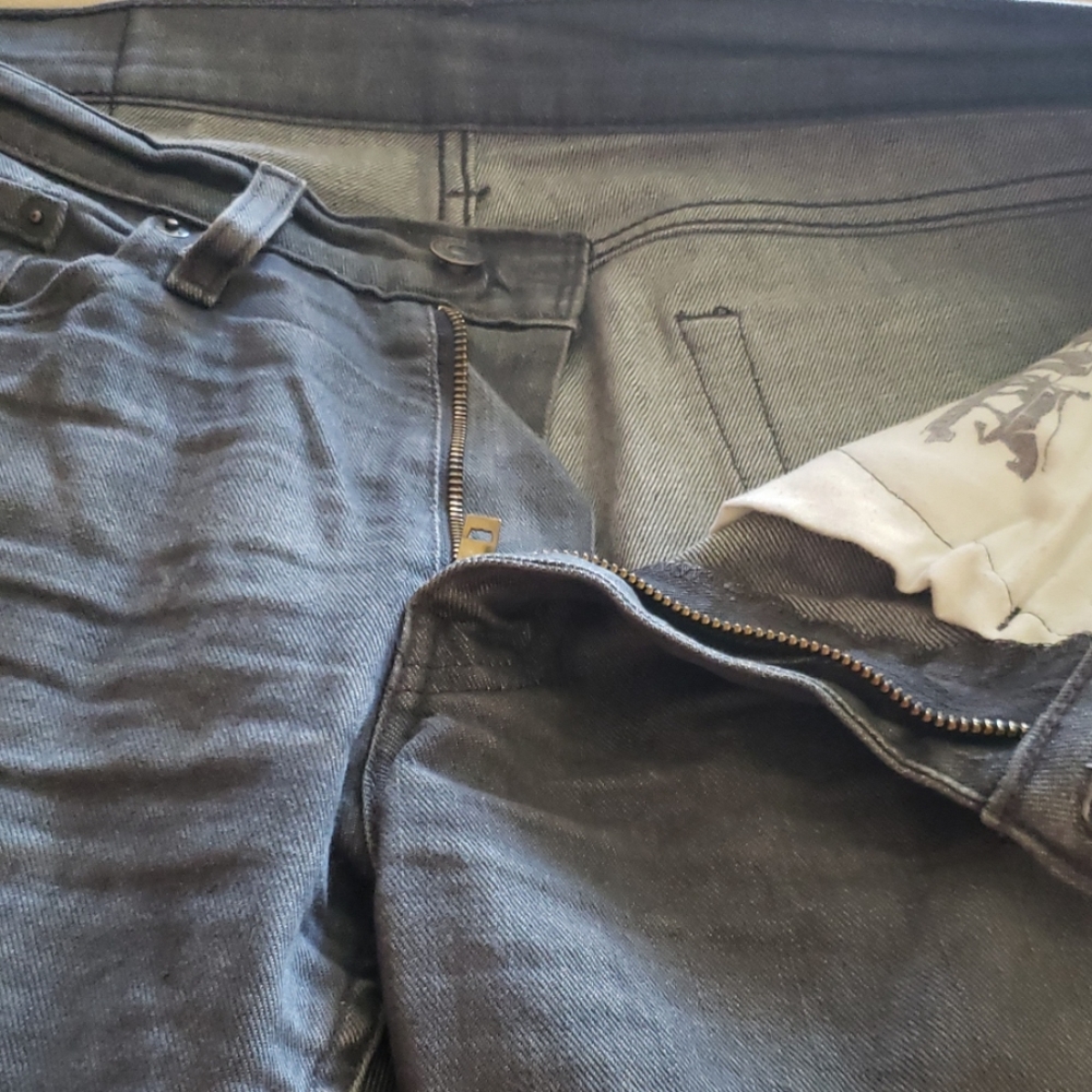 Levi's - Picture 4 of 4